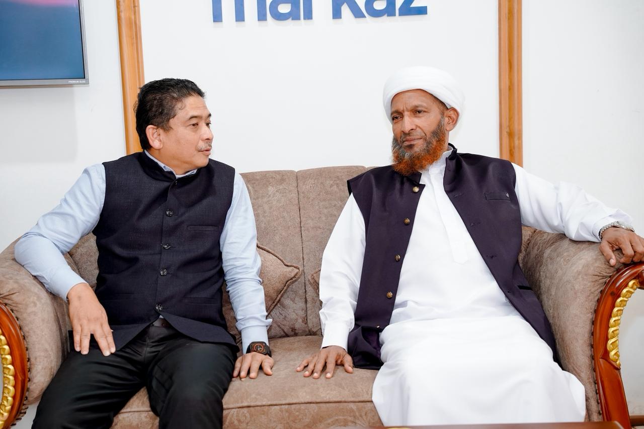 High Commissioner of Malaysia Visits Markaz Headquarters